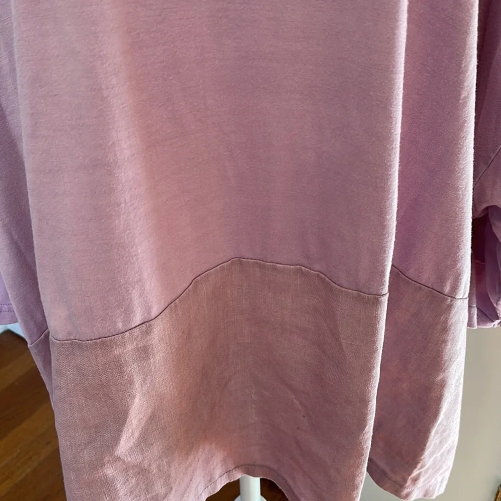 Lilac cotton jersey with linen hem tunic top. Scoop neck. Size XL